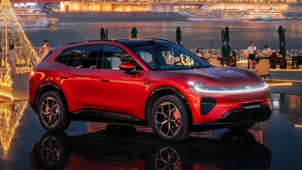 Changan Nevo Q06: 35 000 zamówień w 24 godziny po premierze w Chinach, 443 KM i cena od 83 380 zł