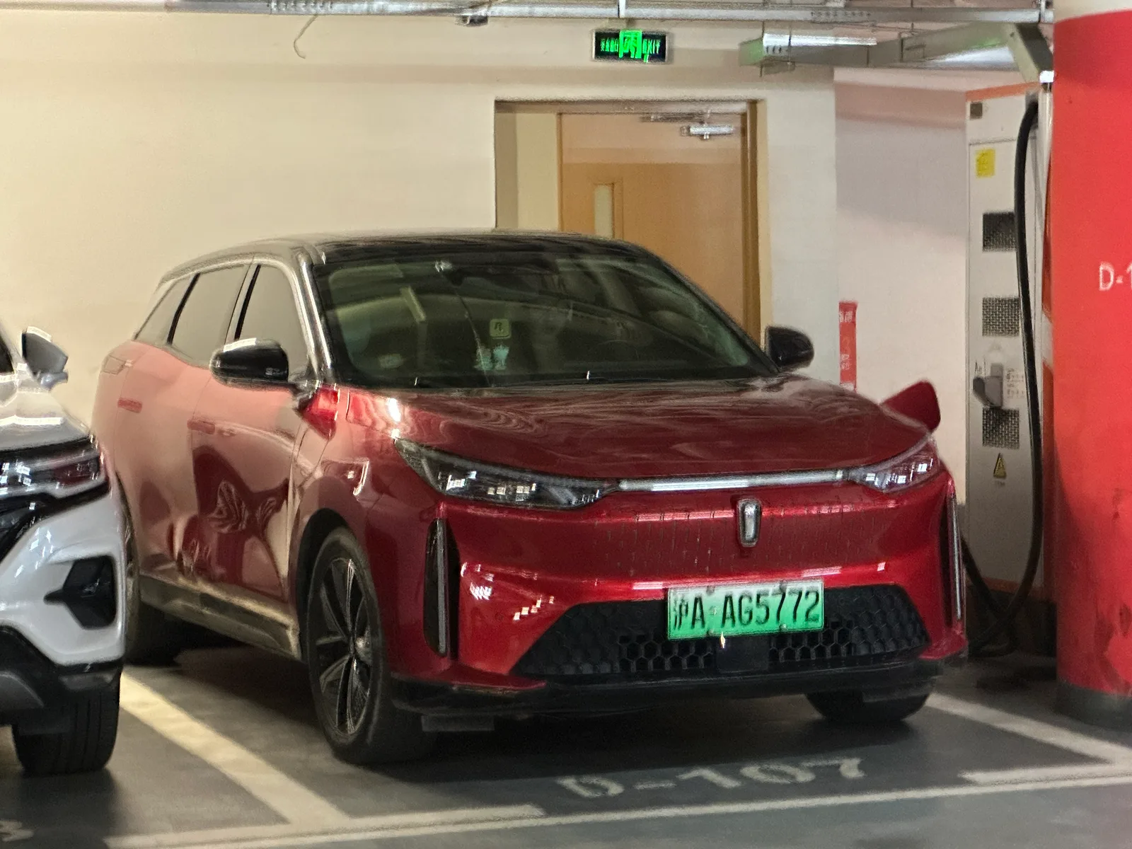 E01
