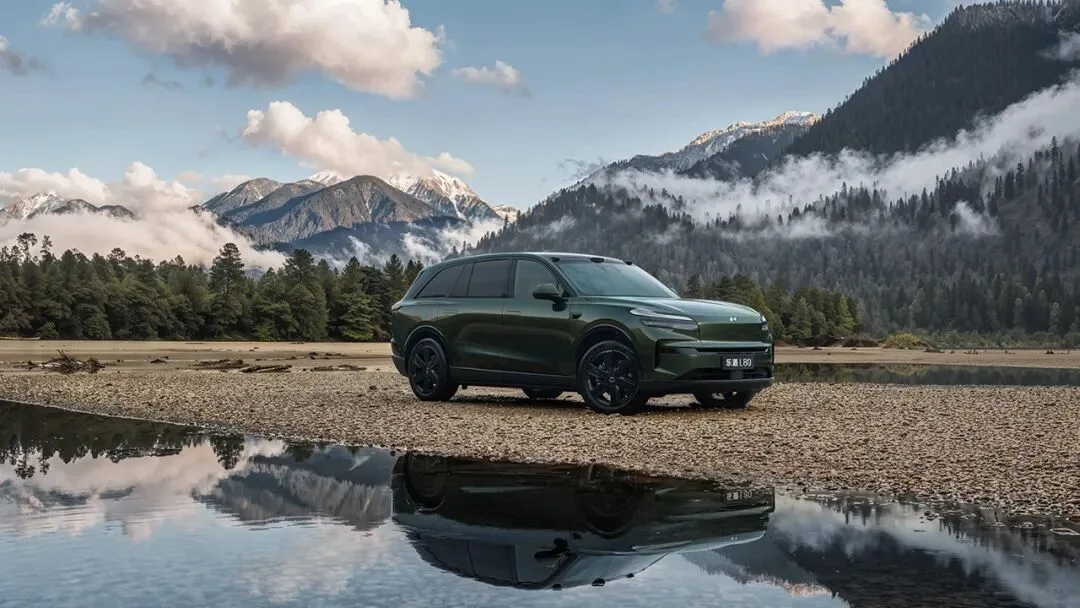 Onvo L80 w przedsprzedaży od 159 800 zł (BaaS). Bagażnik 2840 l, zasięg 605 km