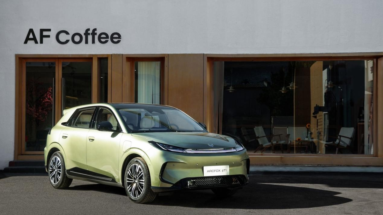BAIC Arcfox odświeża Beta T1: rywal Geely Xingyuan od 34 540 PLN
