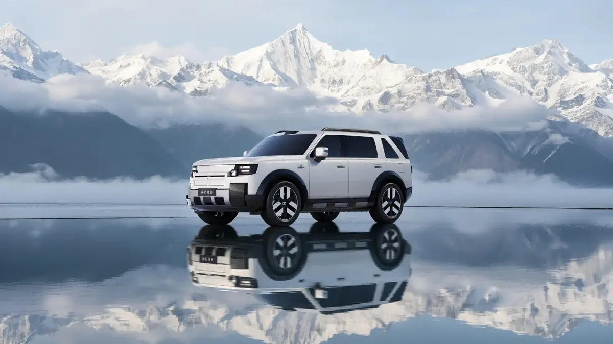 Chery i Jaguar Land Rover: Freelander 8 w 5 nowych kolorach – zasięg 221 km i bateria CATL