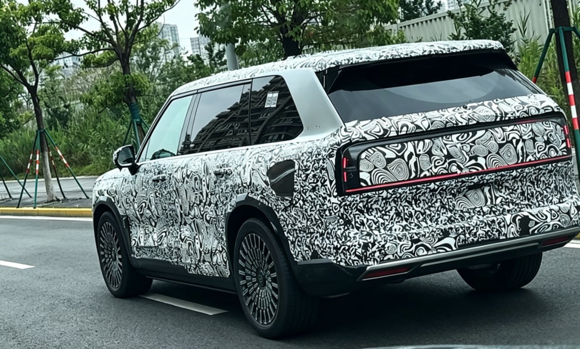 Zeekr 9X: 5,2-metrowy SUV z salonką 2+3 i hybrydą plug-in złapany na testach