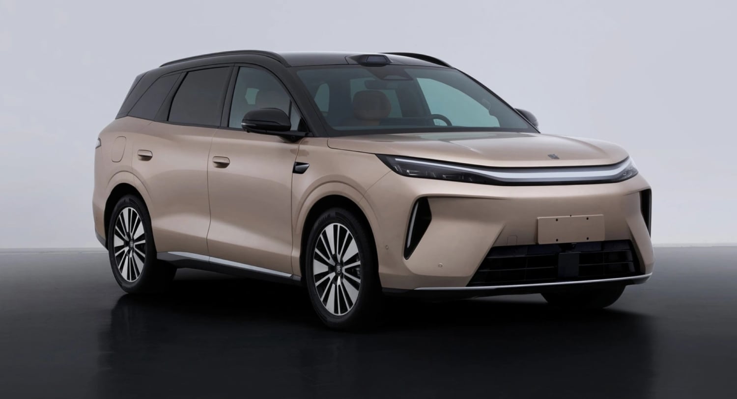 Nowy BYD Atto 8 (Sealion 8) w wersji podstawowej: 269 KM, węższe nadwozie i cena w Chinach