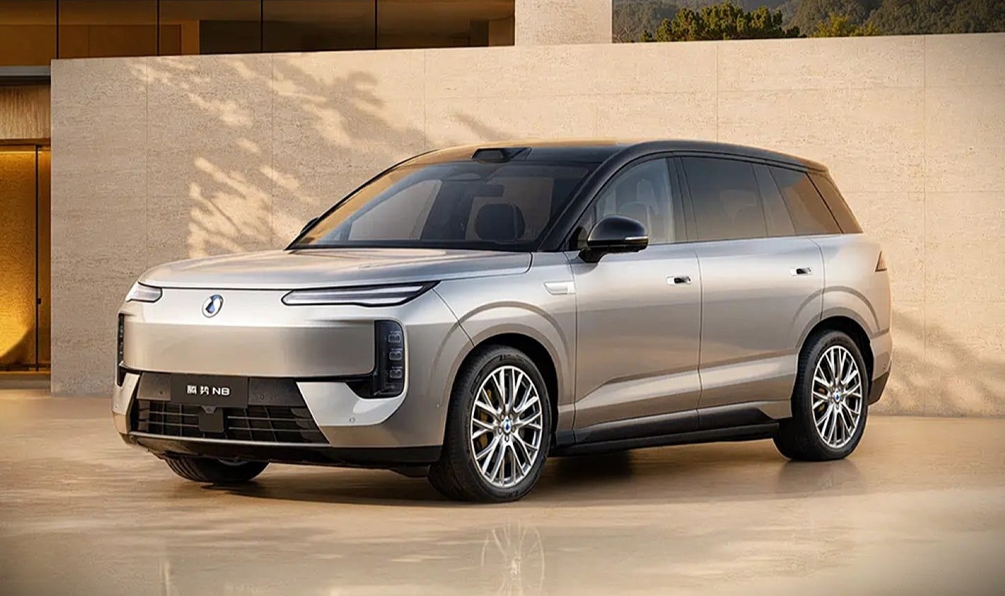 BYD Denza N8 i N8L: elektryczny SUV z 1193 KM i ceną od 160 000 zł