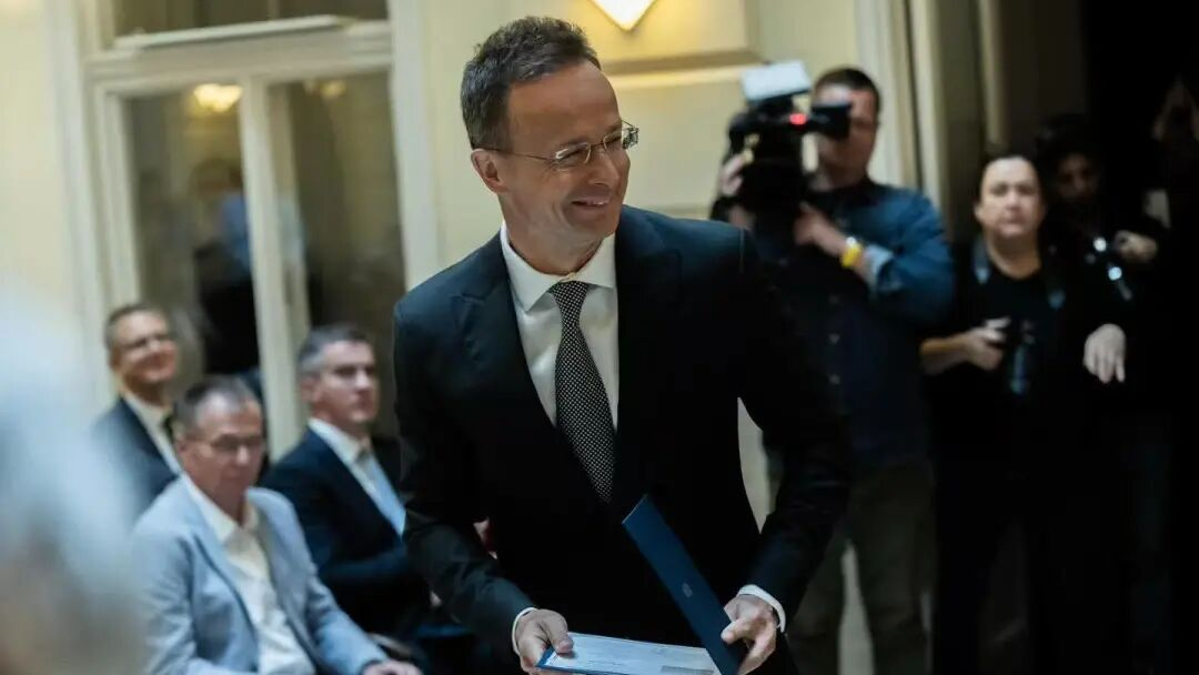 BYD zatrudnia byłego szefa dyplomacji Węgier. Szijjártó nowym dyrektorem ds. relacji zewnętrznych