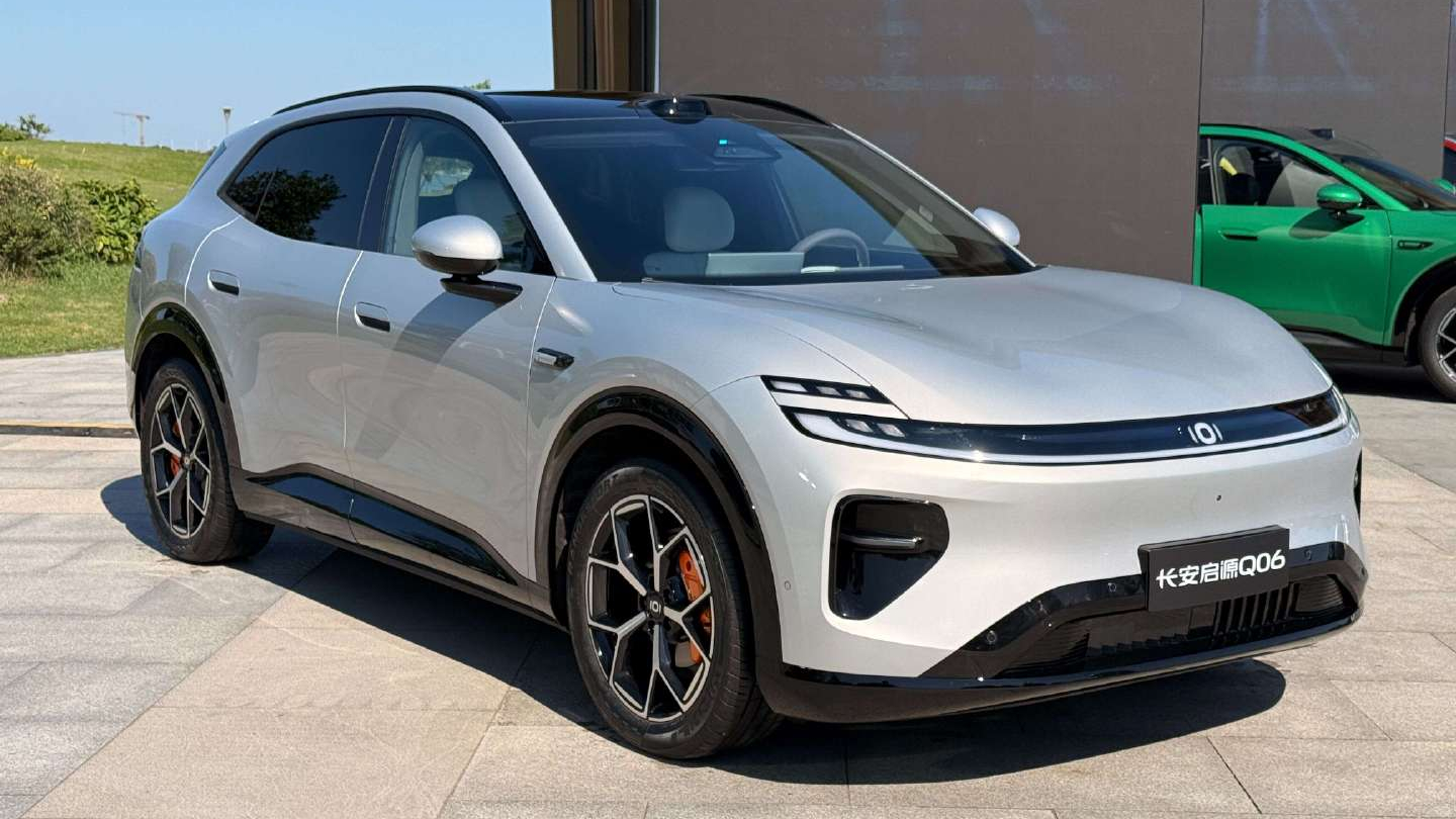 Changan Nevo Q06: 329 KM, napęd na tylną oś i ładowanie 6C – oto nowy SUV