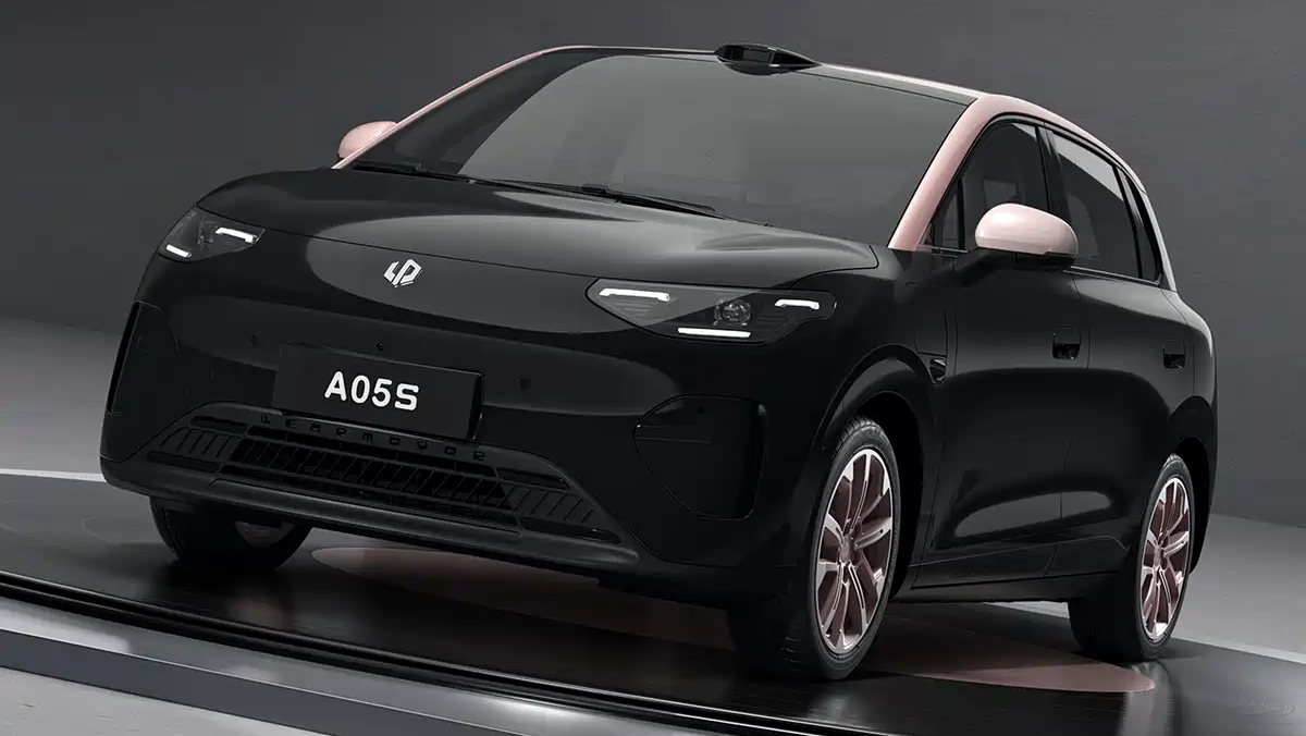 Leapmotor A05S: wnętrze hatchbacka z LiDARem i zaawansowanym wspomaganiem jazdy