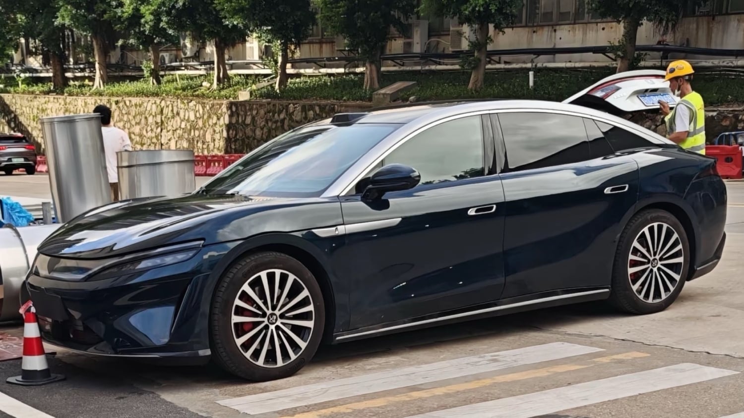 BYD Da Han z baterią 102,3 kWh: 1008 km zasięgu i akumulator ważący 726 kg