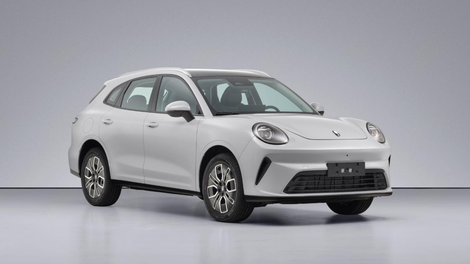 GWM Ora 5 GT PHEV: pierwsza hybryda plug-in marki Ora z nadwoziem o długości 4758 mm