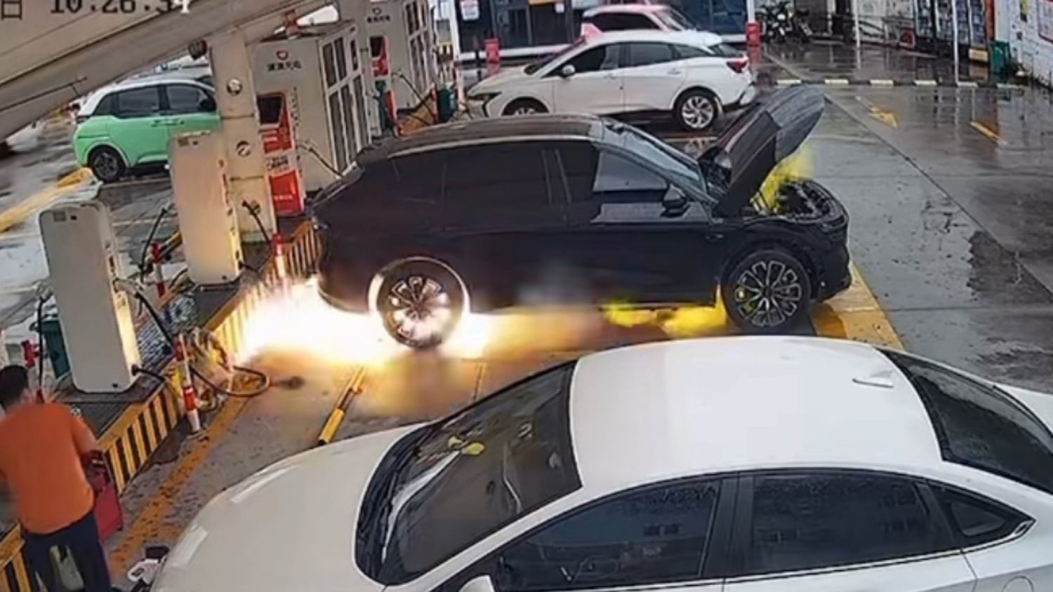 Pożar Zeekra 7X na stacji ładowania w Chinach. Producent wydał oświadczenie