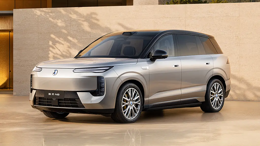 Elektryczny Denza N8 od BYD: 1003 km zasięgu i bateria 130,15 kWh