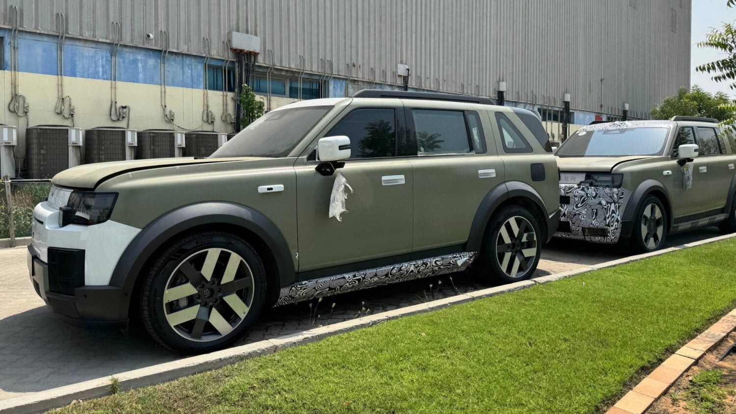 Freelander 8 z napędem EREV zauważony w ZEA. Duży SUV Chery JLR przed globalną premierą