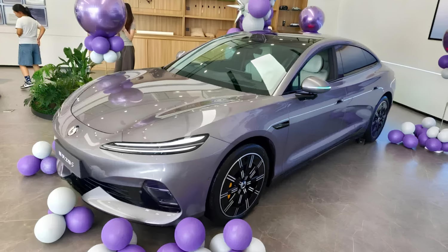 Denza Z9S BYD przed premierą: zasięg 1100 km, cena 190 320 zł, auto już u 101 dealerów w Chinach