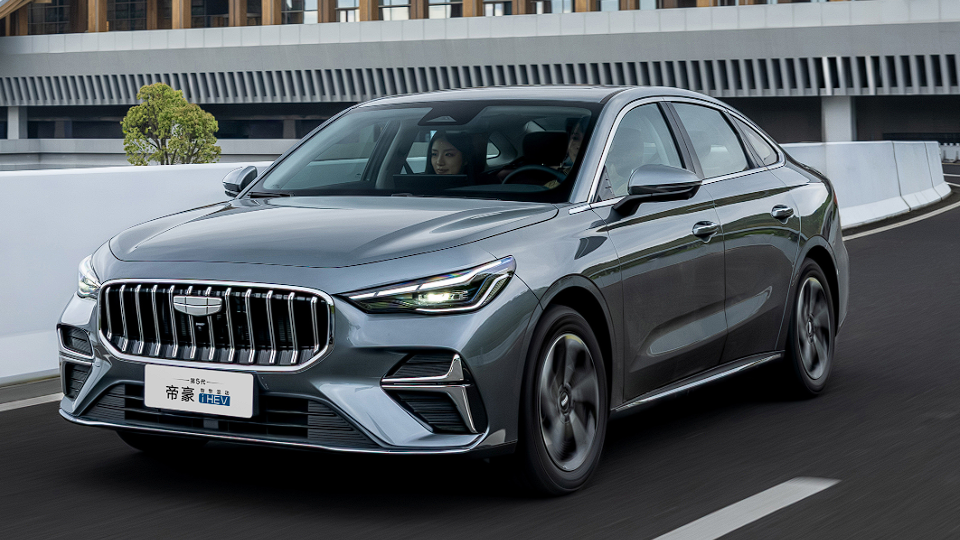 Geely Emgrand i-HEW debiutuje 16 czerwca: sprawność silnika 48,41% i rekordowe 2,22 l/100 km