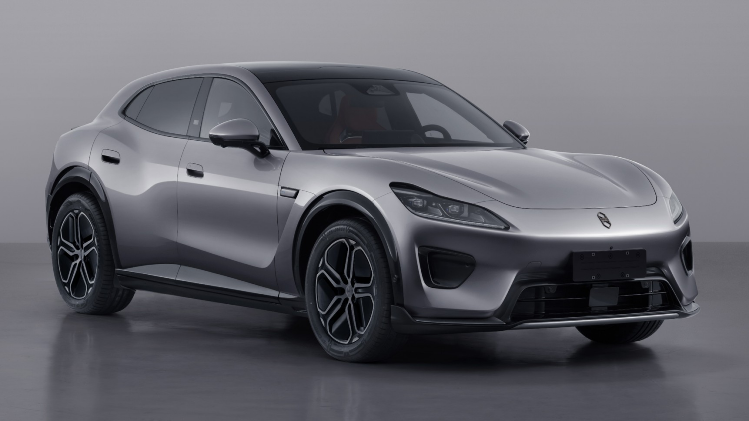 Luxeed RX: SUV Huawei i Chery z 4 lidarami i 372 KM budzi kontrowersje wokół projektu „jak z Ferrari”