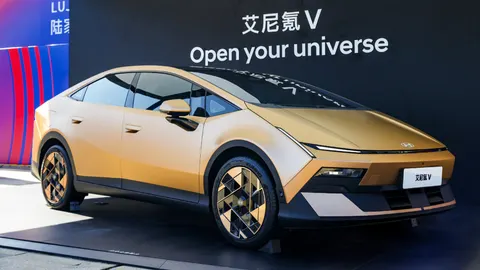 Hyundai Ioniq V fastback z baterią 66,8 kWh i zasięgiem 620 km – premiera w Chinach