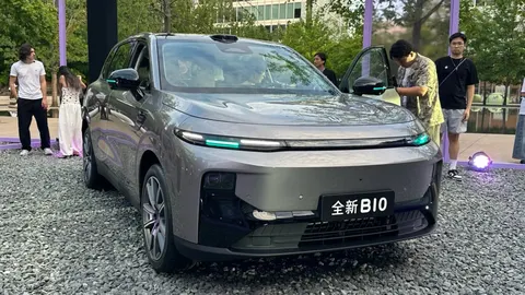 Leapmotor B10 i B01 z 800V: SUV od 55 000 PLN, sedan od 53 000 PLN, zasięg do 670 km