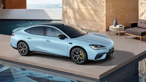Geely Galaxy TT Ultra: przedsprzedaż od 115 390 zł. 570 KM, 3,8 s do 100 km/h i ładowanie 6C