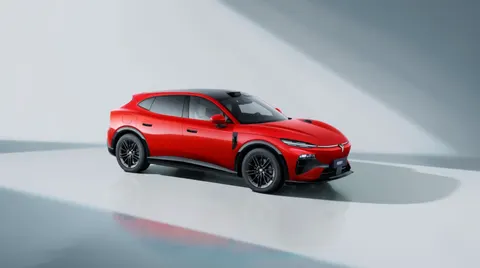 Voyah Passion S w przedsprzedaży od 170 445 zł. 637 KM i 4,5 s do 100 km/h z czterema lidarami