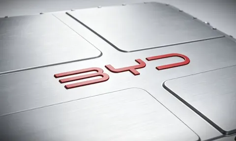 Patent BYD na baterię półprzewodnikową: podwójny elektrolit w katodzie – nowe szczegóły