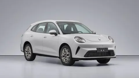 GWM Ora 5 GT PHEV: pierwsza hybryda plug-in marki Ora z nadwoziem o długości 4758 mm