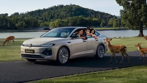 Volkswagen ID. Era 5S w przedsprzedaży w Chinach. Hybrydowy sedan z autonomiczną jazdą od 63 745 zł