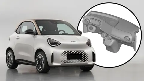 Elektryczny Smart #2: wnętrze ujawnione na zdjęciu patentowym – duży ekran, 80 KM i 300 km zasięgu