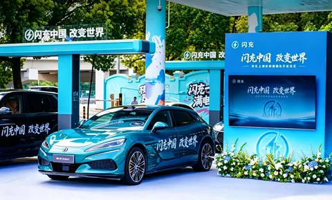 BYD i Sinopec: 10 tys. stacji Flash Charging w 6 miesięcy, cel to 20 tys. do 2026 roku