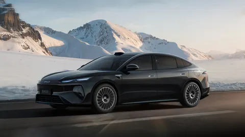 BYD Seal 08 z zamówieniami w Chinach: 5,2 m długości, 900 km zasięgu i 3,3 s do setki